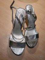 Riemchen Pumps von Tamaris Gr.40 Niedersachsen - Wiefelstede Vorschau