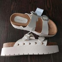 BERSHKA Pantolette Sommer Sandale NEU m. Etikett!! Nordrhein-Westfalen - Balve Vorschau