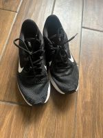 Nike Herren Downshifter 7 Traillaufschuhe 8 42,5 Turnschuhe Nordrhein-Westfalen - Burbach Vorschau