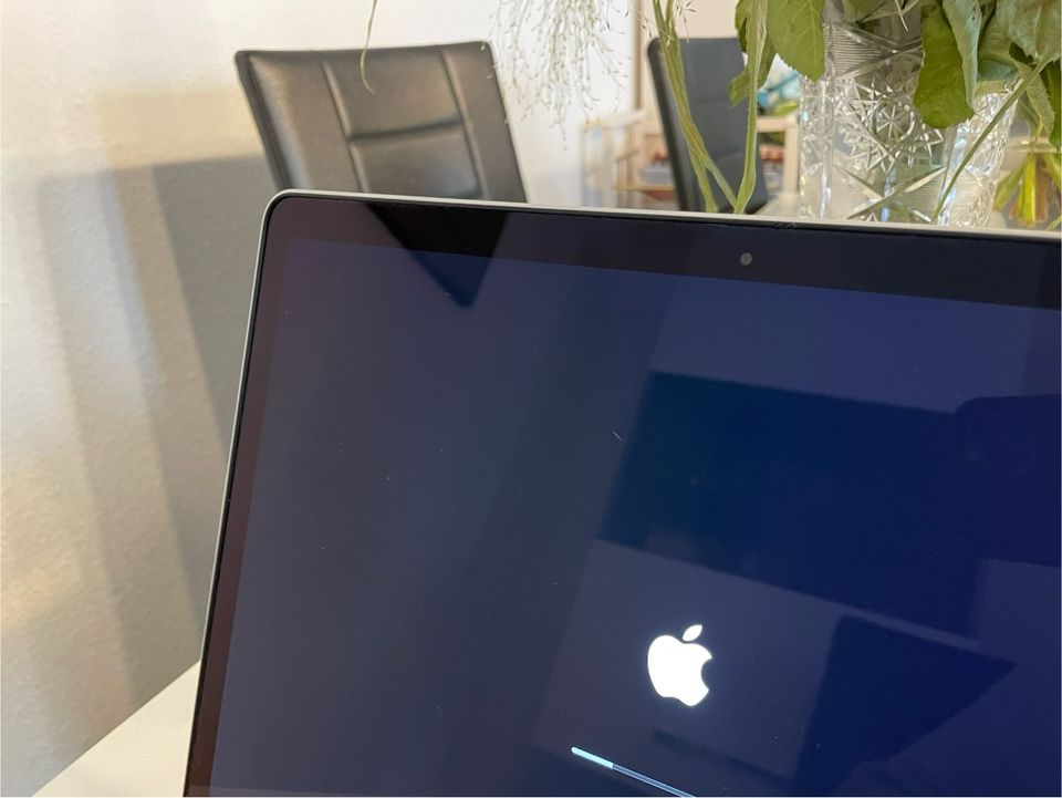 MacBook Pro 15“ Mid 2015 2,5 GHz 16GB RAM 512 GB AMD Radeon R370X in Hannover
