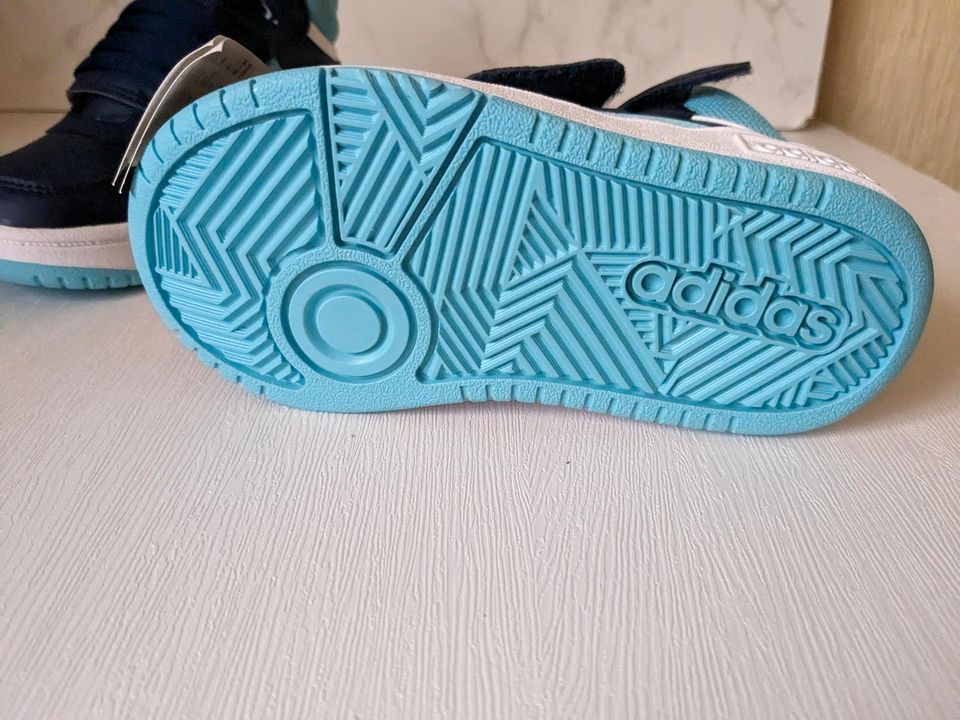 Adidas Sneaker Größe 26 in Wettin-Löbejün