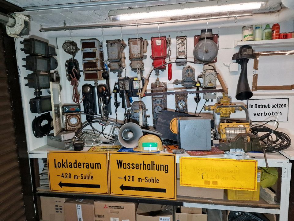 Auflösung SAARBERG Museum Geräte Telefone Signale Werkzeuge uvm. in Heusweiler