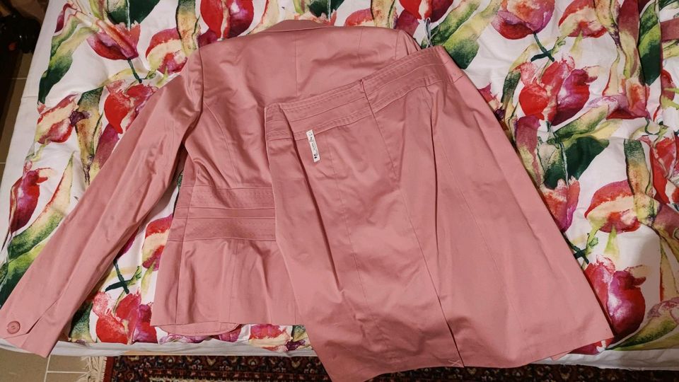 "NEU" Kostüm Blazer mit Rock von Betty Barclay, Große 36, rosa in Gießen