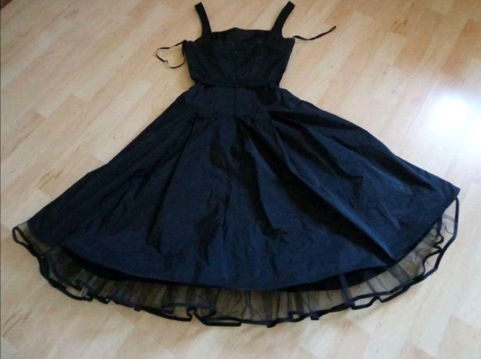 Cocktailkleid SWING Gr. 34 schwarz Anschlussball in Ilmmünster