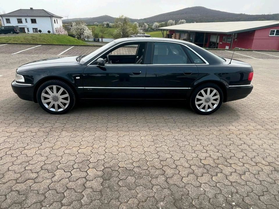 Audi A8 D2 W12 FL2 169tkm Scheckheft  3.Hand in Eiterfeld