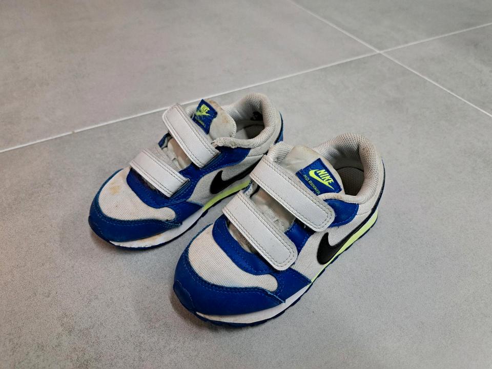 Nike Sneaker Schuhe Halbschuhe Gr. 27,5 Räuberschuh in Bretzfeld