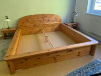 Doppelbett aus Massivholz (Kiefer) mit zwei Nachtschränken Kiel - Hasseldieksdamm Vorschau