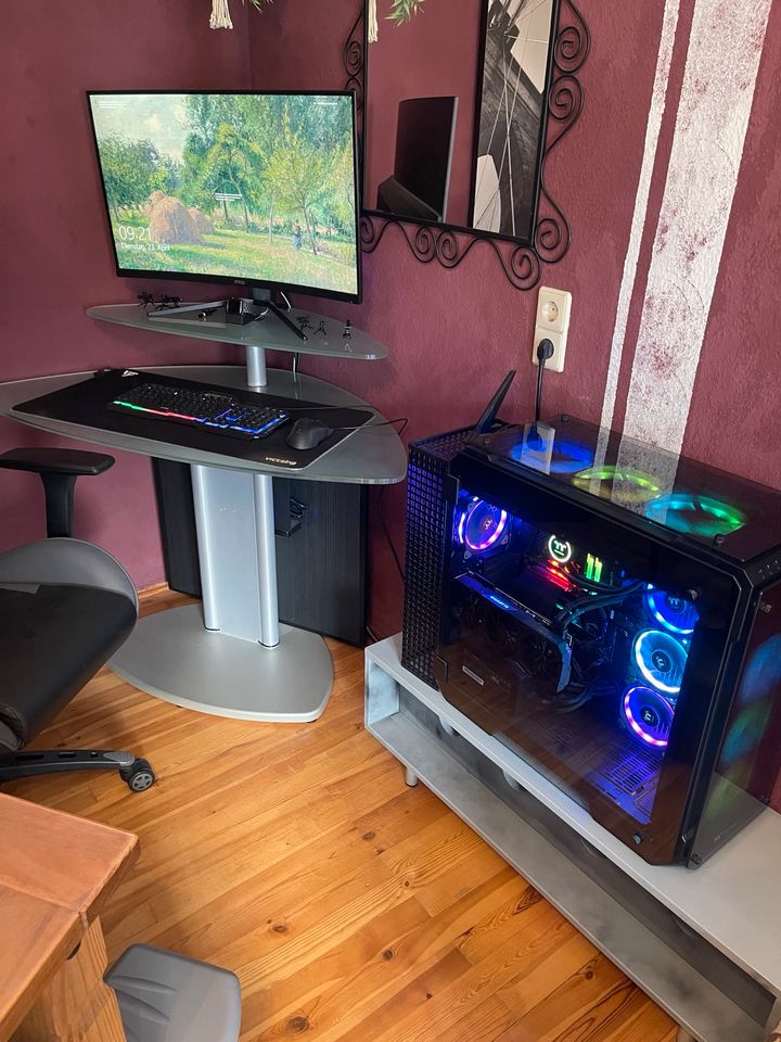 Gaming PC Komplett set incl Stuhl, Tisch und Sideboard in Villingen-Schwenningen