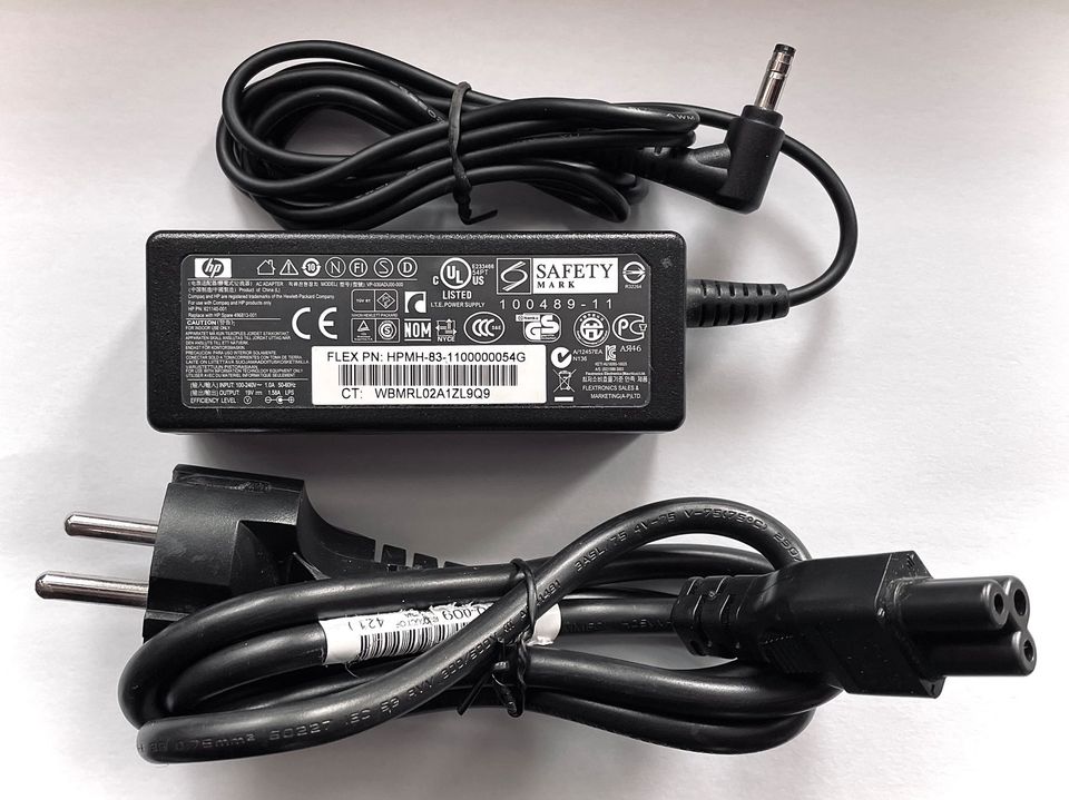 HP AC ADAPTER 19V Output Netzteil Netzkabel HPMH83 Input 100-240V in Kernen im Remstal