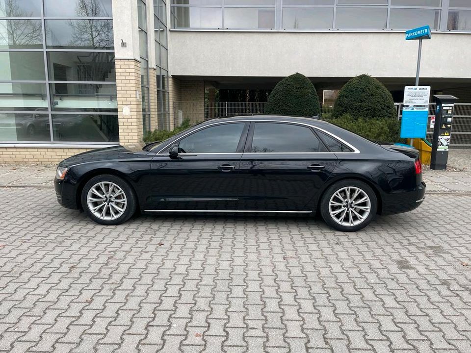 Audi A8L 4.2 FSI Premium package in Löcknitz