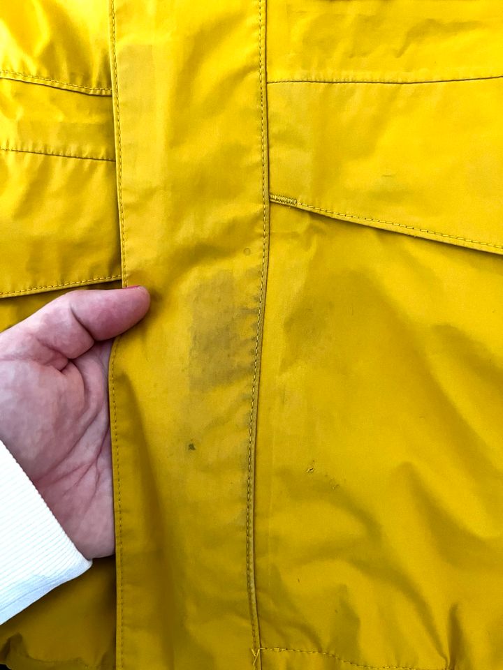 Gelb graue GoreTex-Jacke Regenjacke Windjacke von The North Face in München