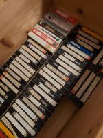 121 Stück bespielte Videokassetten VHS Mixauswahl Bayern - Niederwerrn Vorschau
