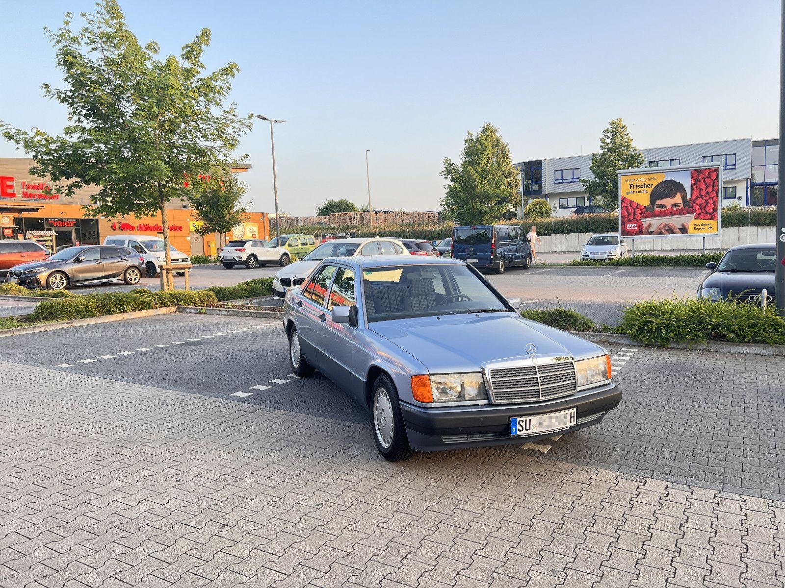 Abbildung des Autos Mercedes-Benz 190E 2.0 -…