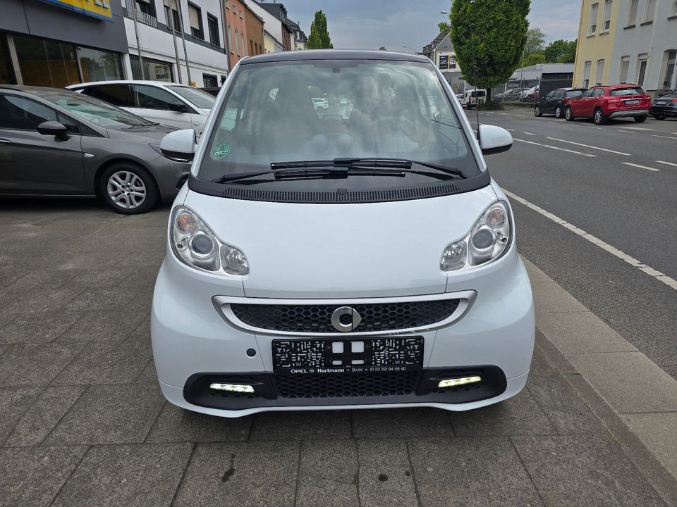 Smart ForTwo fortwo MHD 52kW SHZ Pano +GARANTIE+ in Brühl