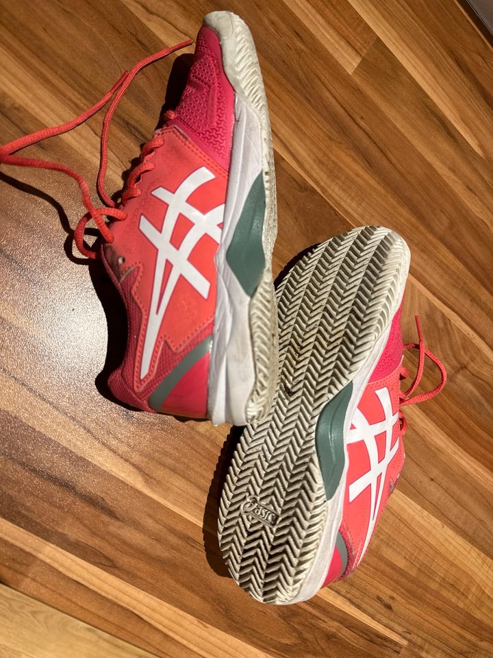 Asics Hallenturnschuh Turnschuhe Mädchen, Größe 35,5 in Bielefeld