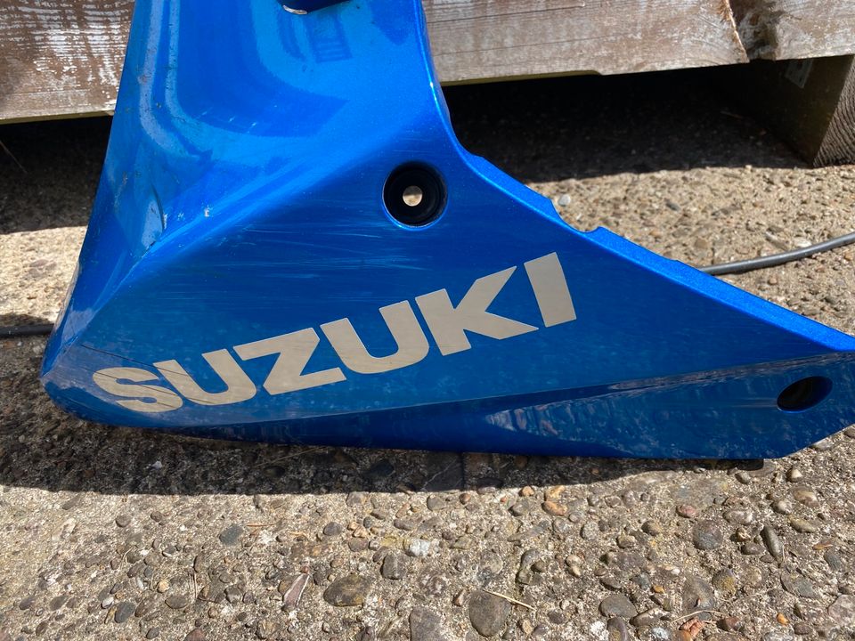 Seitenverkleidung Suzuki GSX S 1000 F blau beide Seiten Schrammen in Lindlar