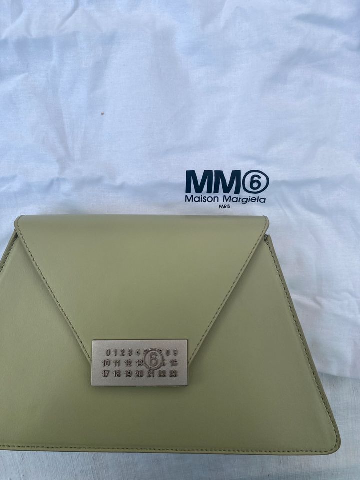 MM6 Margiela Tasche / Mittelgroße Numeric Schultertasche in Kitzingen