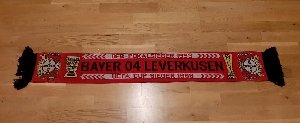 autogrammkarten bayer leverkusen saison 1998/99 in Leipzig