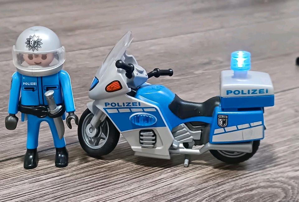 Playmobil Polizei Motorrad in Salzkotten