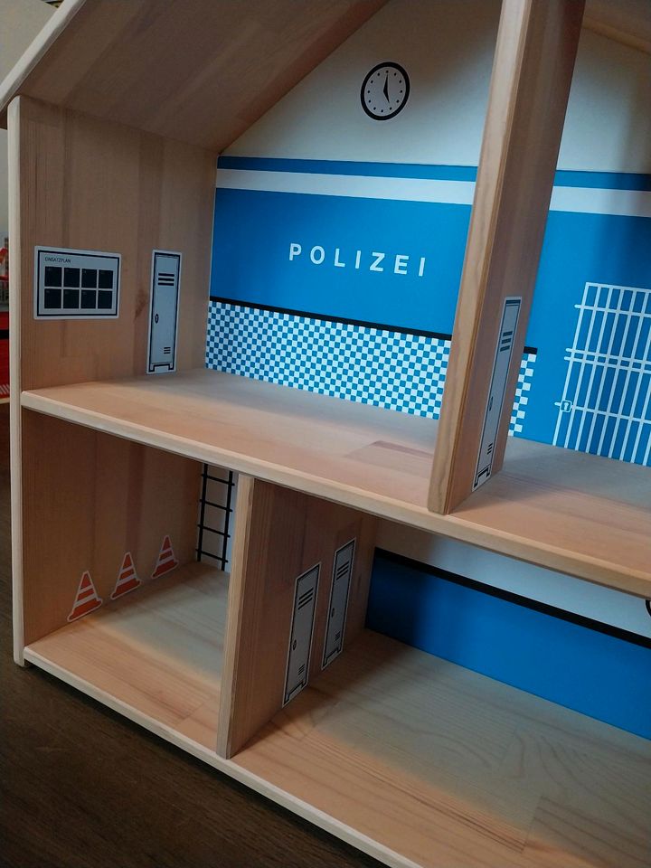 Ikea Flisat Puppenhaus Polizeiwache Limmaland in Duisburg