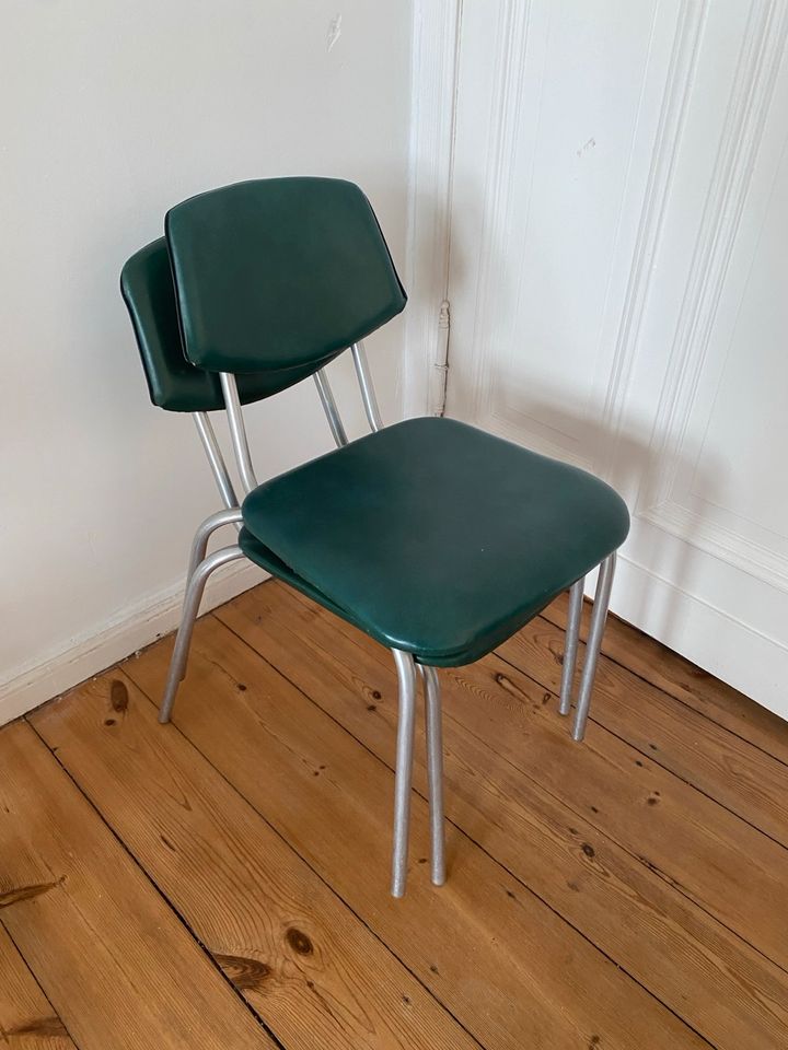 drei schöne vintage Stühle aus Aluminium in Berlin