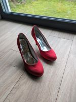 Damen Pumps, 9 cm, Absatzschuh, rot satin Hessen - Fuldatal Vorschau