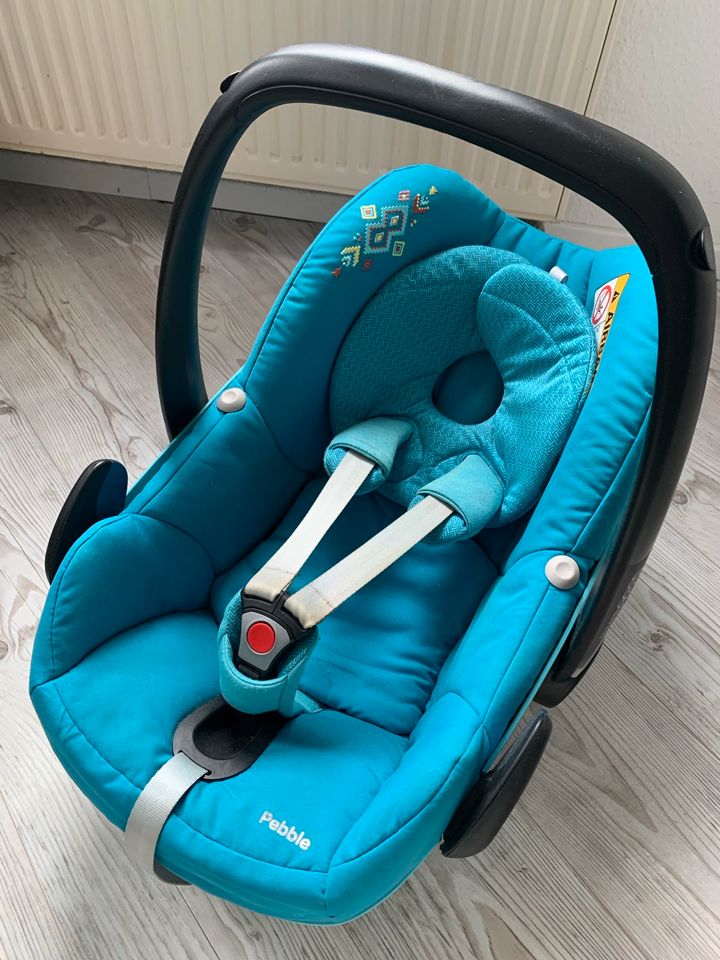 Maxi Cosi Pebble Babyschale Autositz in Edemissen