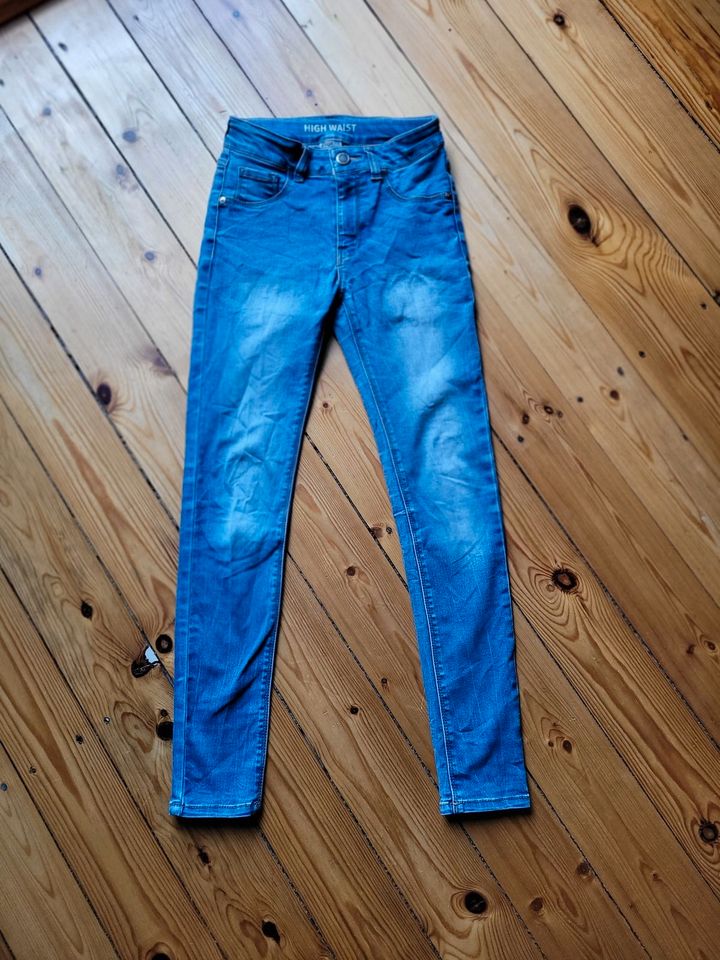 Jeans/ Skinny Jeans/ Gr. 146/ blau/ verstellbar in Berlin