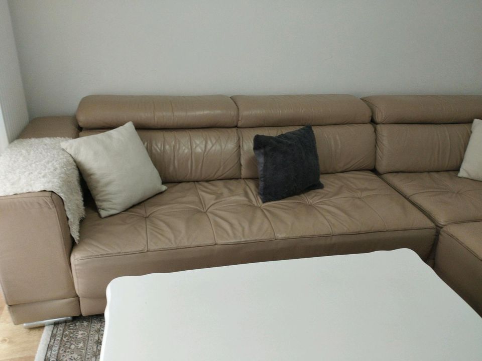 Leder Couch/Sofa mit vielen verschiedenen Funktionen in Weilheim i.OB