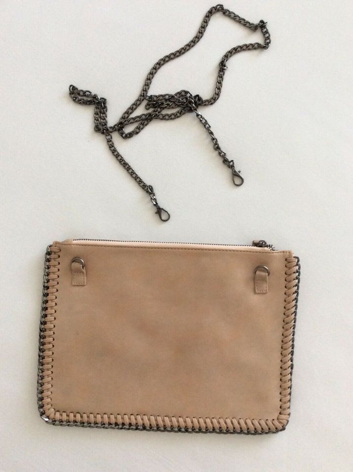 Tasche Clutch rosé Fransen abnehmbarer Tragegurt (Kette) wie neu in Kipfenberg