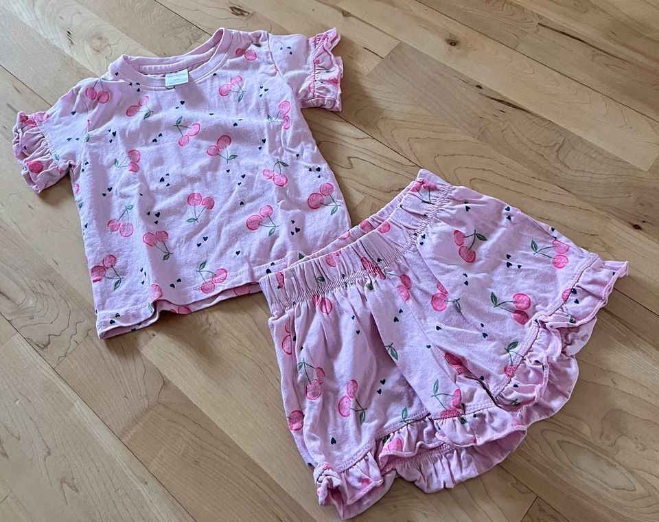 2 teiliger Kurzarm Schlafanzug Größe 92/98 rosa Kirschen in Leipzig