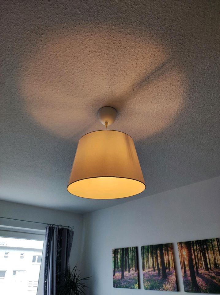 Lampe Lampenschirm weiß in Hamburg