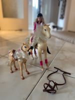 Reiter Barbie mit batteriebetriebenem Pferd und Fohlen Niedersachsen - Seevetal Vorschau