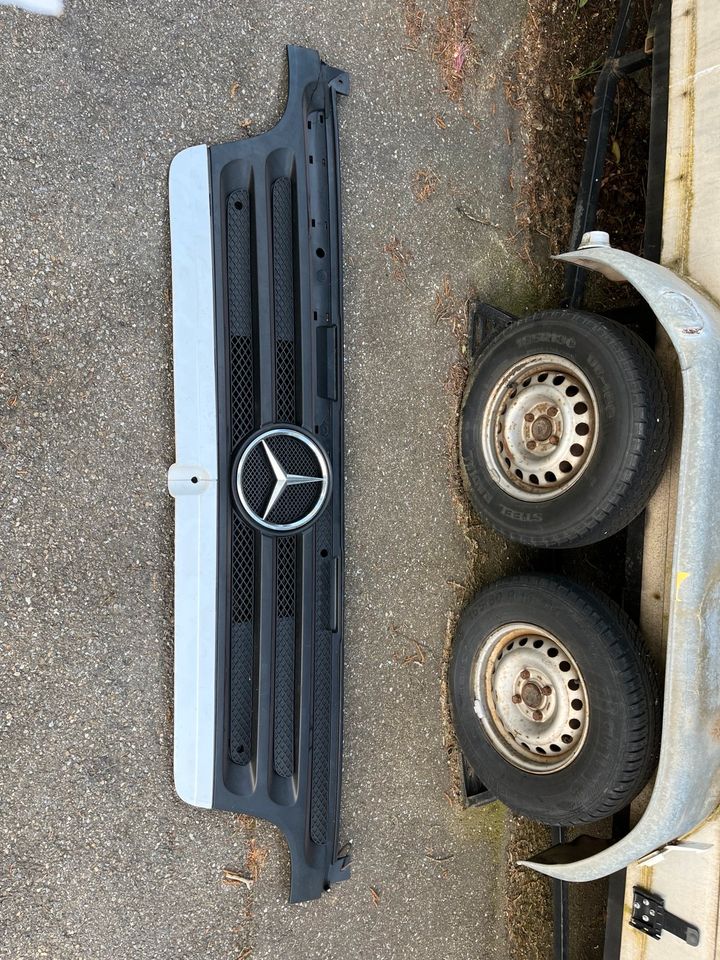 Mercedes Benz Atego Axor Actros Kühlergrill Stern DEKO in Reutlingen