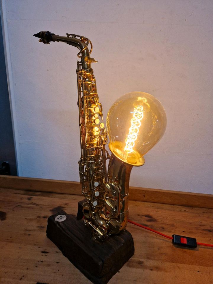 Alt / Alto Saxophon Lampe Stehlampe in Dörentrup