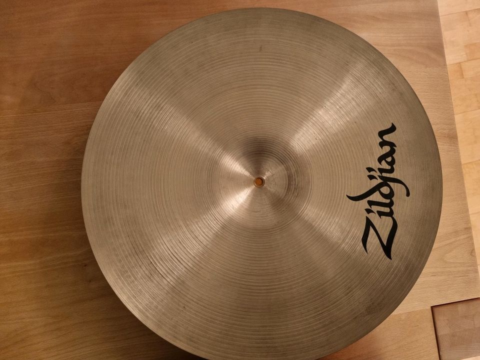 Zildjian Avedis 20" Ride Becken in Freiburg im Breisgau