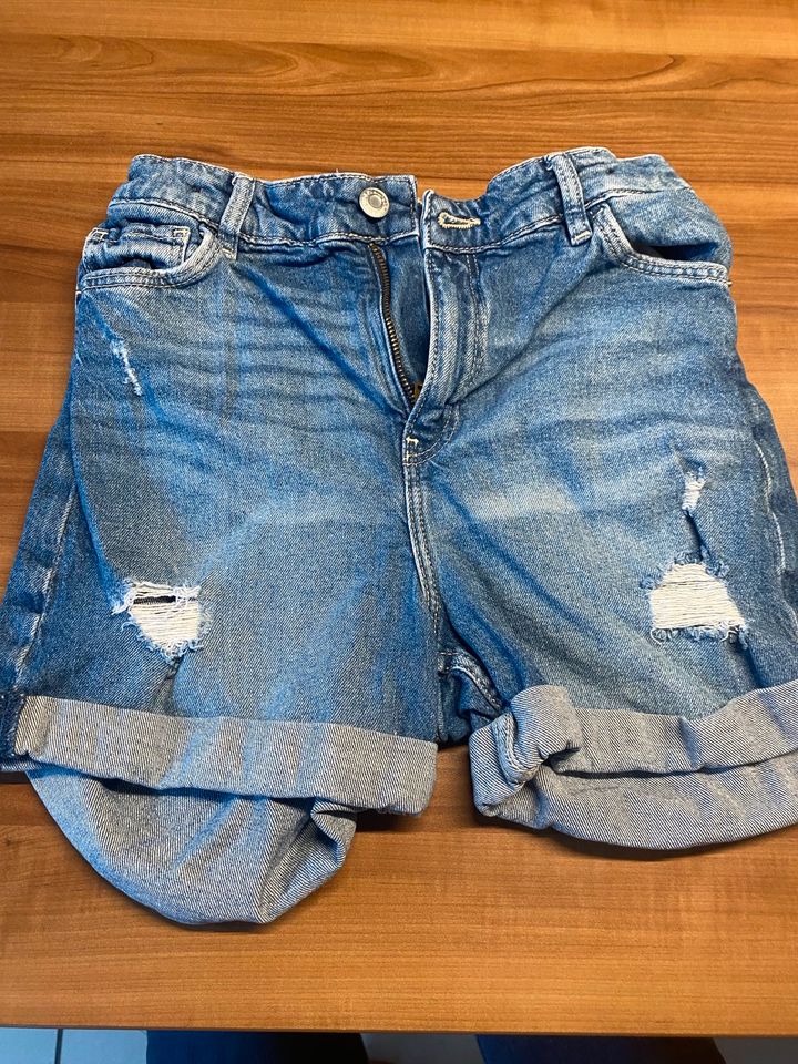 Hose Shorts 146 H&M in Stemwede