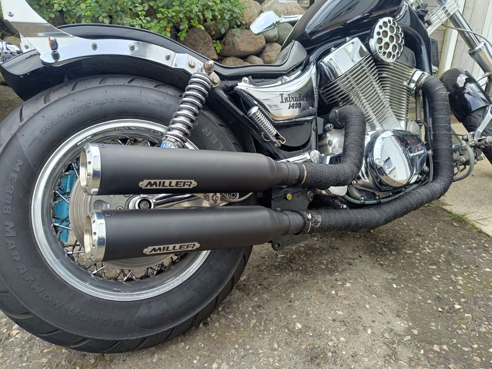 Suzuki Intruder 1400 in Oesterdeichstrich