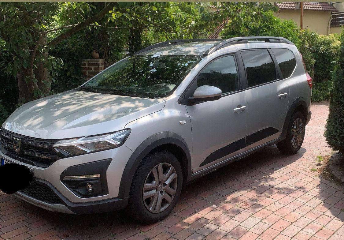 Abbildung des Autos Dacia Jogger TCe 110 Com…