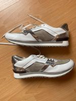 Schuhe Sneaker Silber weiß Nordrhein-Westfalen - Oberhausen Vorschau