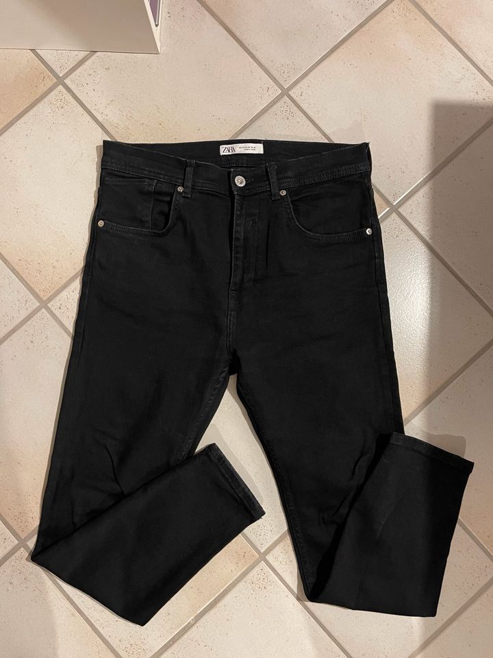 Zara jeans 42 schwarz in Bad Endorf