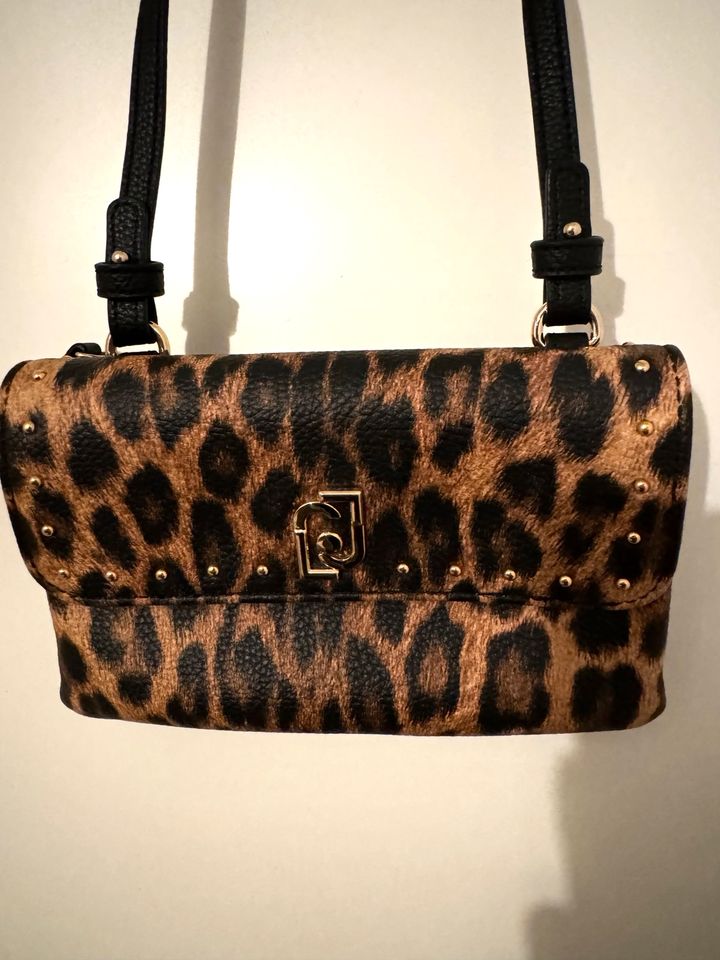 Liu Jo Gürteltasche Umhängetasche Leo Animal Print NEU in Berlin