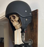 Helmhalter Motorrad Skull Garderobe Harley Honda BMW Totenkopf Nordrhein-Westfalen - Erkrath Vorschau