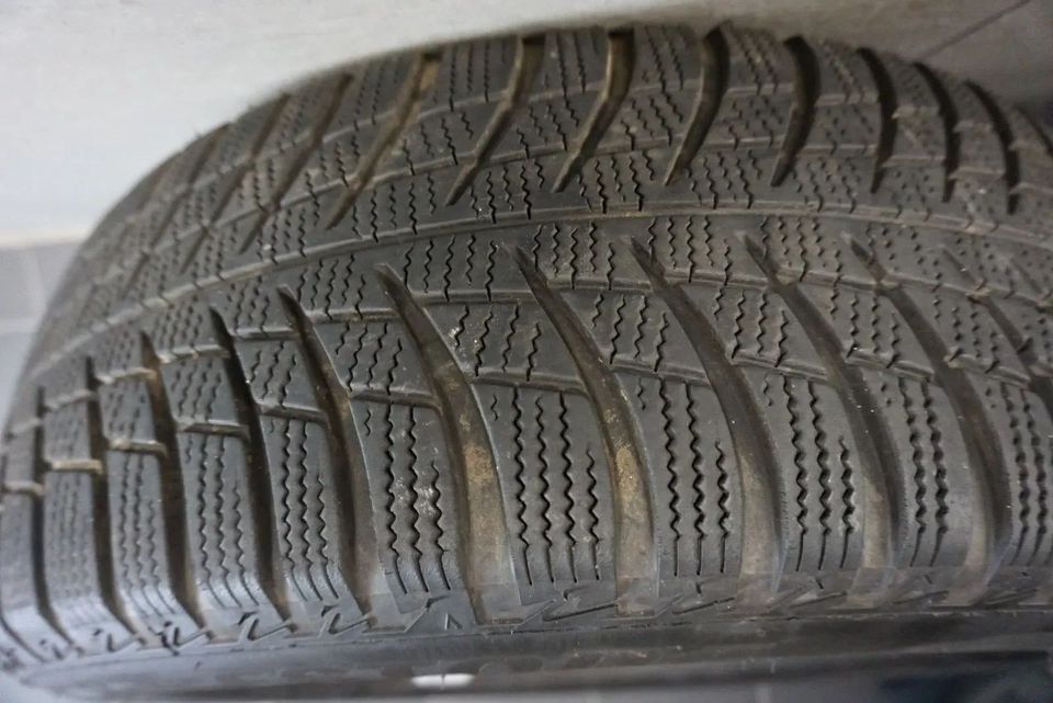 4 WINTERRÄDER WINTERREIFEN 215/60 R16 FÜR VW PASSAT 3C B8 SKODA SUPERB III 3T BRIDGESTONE 2020 16 ZOLL WINTERKOMPLETTRÄDER 3Q0601027A in Borchen