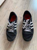 Turnschuhe Sneaker Adidas schwarz UK 10,5 45,5 Sneakers Schuhe Niedersachsen - Emden Vorschau