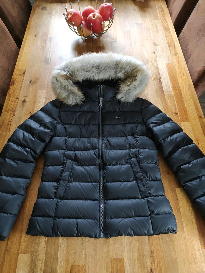 Winterjacke ( Daunenjacke)gr.S Tommy Hilfiger in Rieste