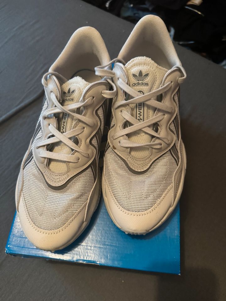 Adidas Ozweego 44 in Oberhausen