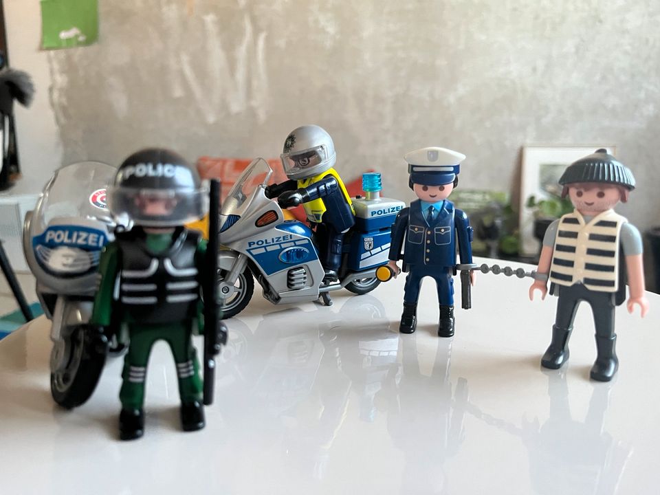 Playmobil Polizei Motorrad Polizisten Set in Berlin