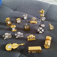 15 Miniaturen Uhren, als Bus Wecker Telefon Lok Fußball usw. Hessen - Offenbach Vorschau