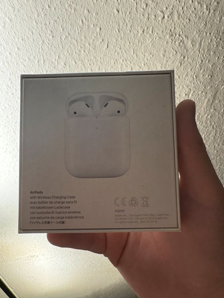 Airpods 2 Wireless Charging Case in Duisburg